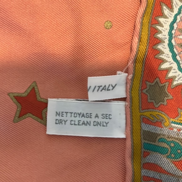 Beautiful Silk Scarf - Picture 5 of 5